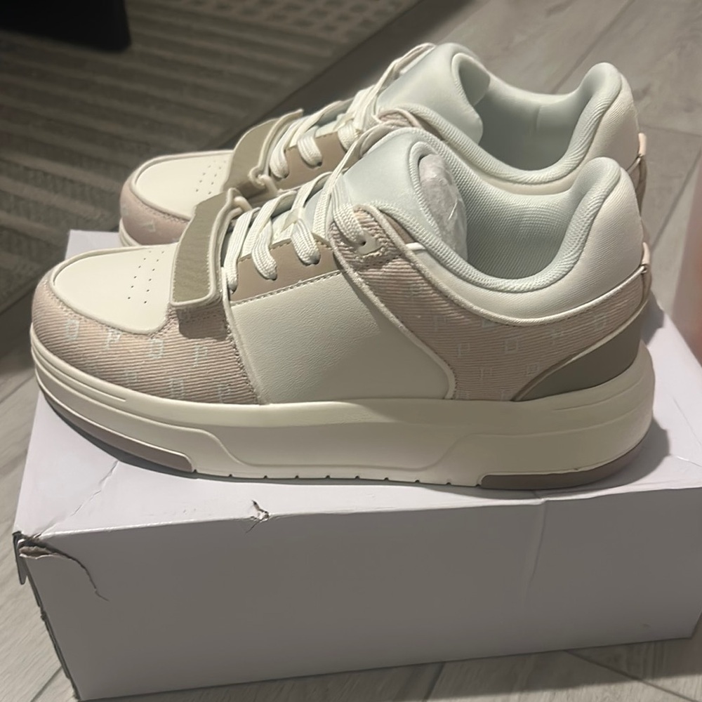 Dream Pairs Beige and White Sneakers - Picture 6 of 8